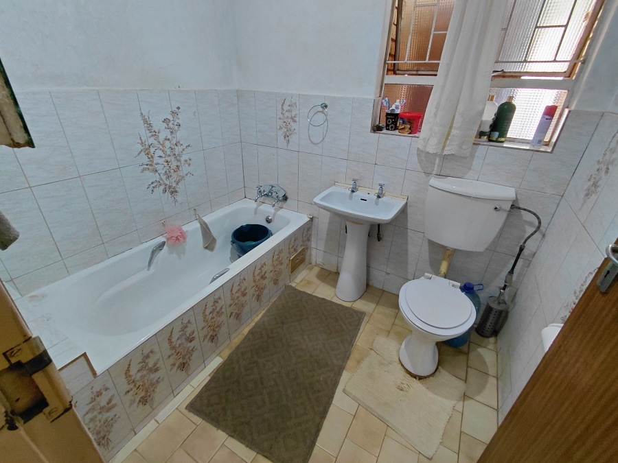 To Let 3 Bedroom Property for Rent in Roosheuwel North West